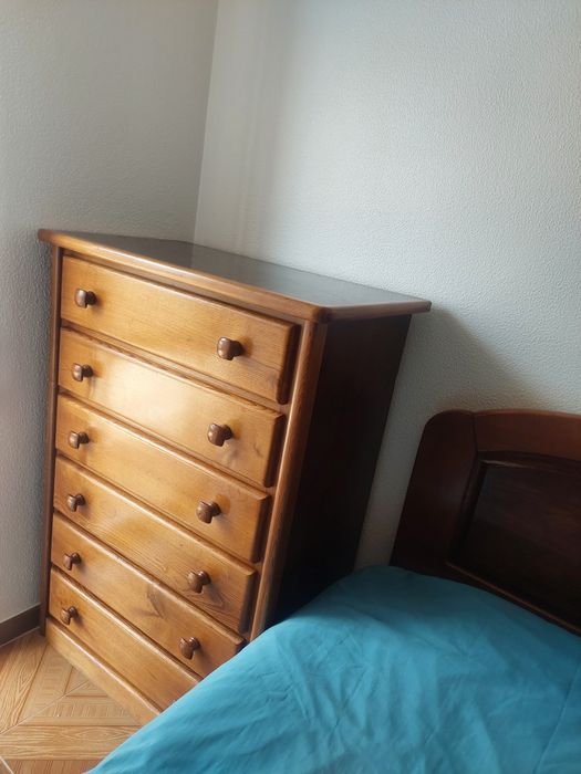 Cómoda madeira maciça