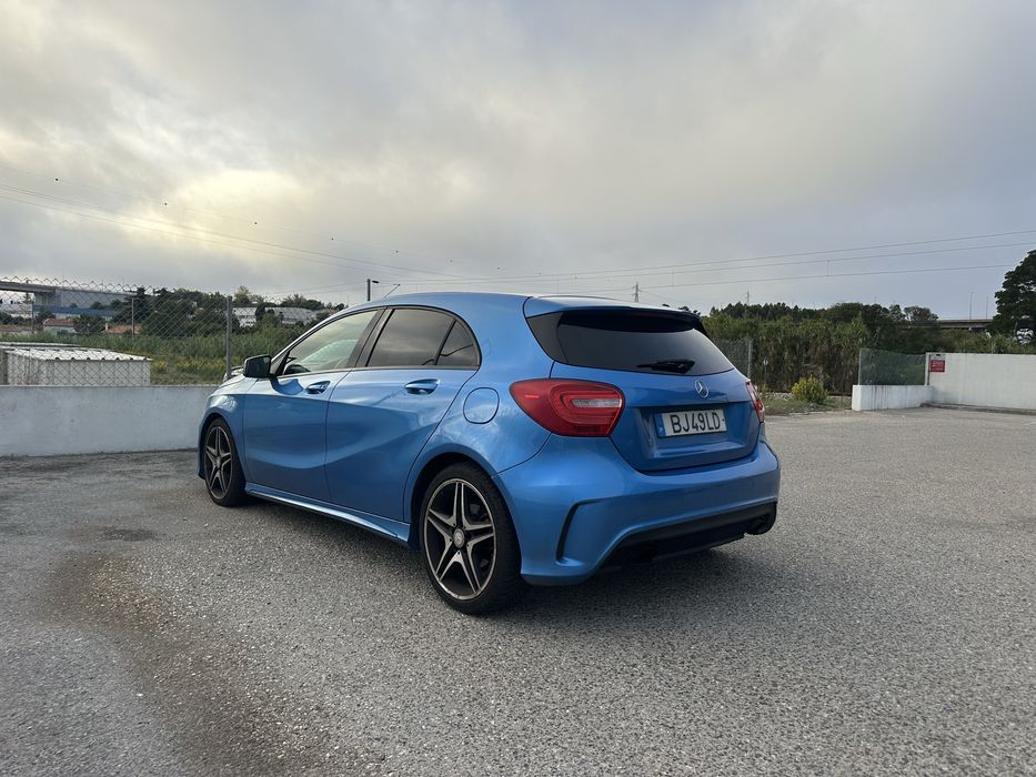 Mercedes-Benz A180 AMG Aceito Retoma