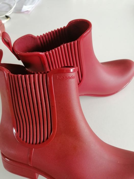 Botins vermelhos/bordeaux novos. Marca Boaonda n°37