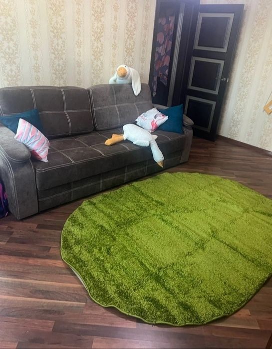 Пушистый мягкий ковер