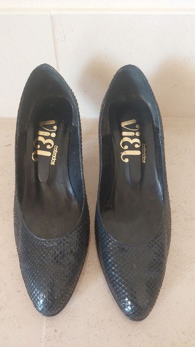 Sapatos pele lagarto pretos tamanho 38