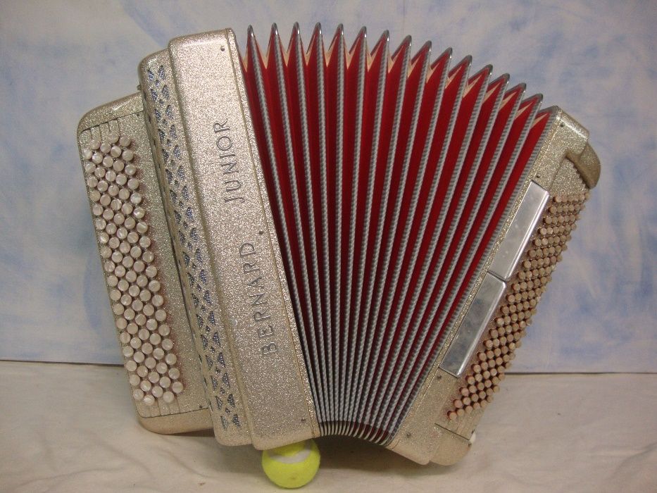 Acordeao* Bernard Junior 4 Voz 120 Baixos N. 16