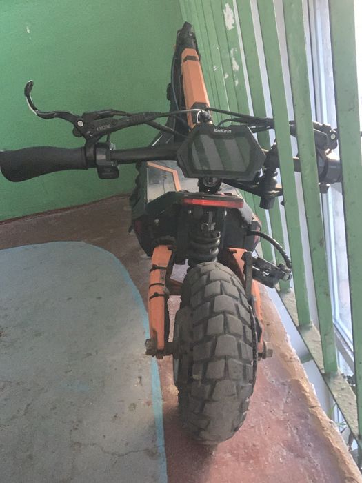 Продам электросамокат куго г3про