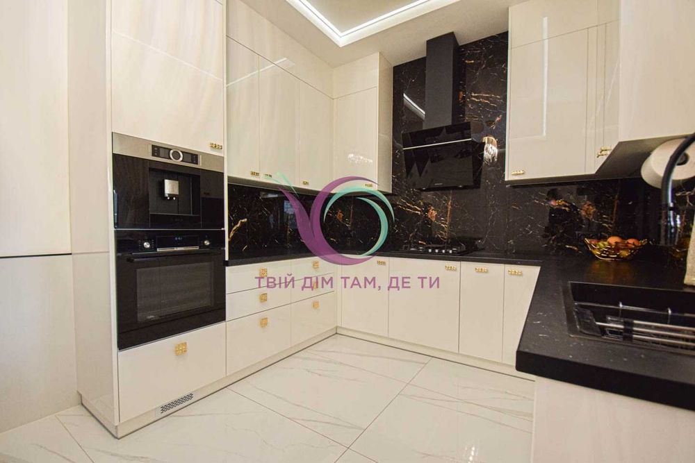 5-к. будинок 176 м2 з власним подвір’ям за вул. Гузара