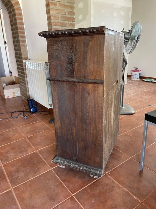 Móveis vintage em madeira com talha com charme e história