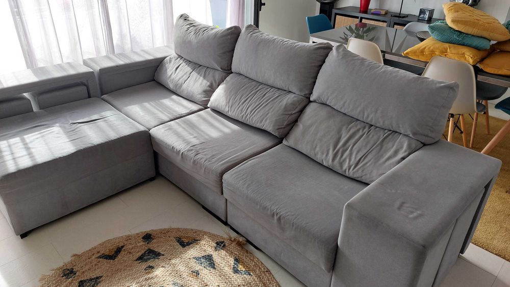 Sofá chaise-long cinza