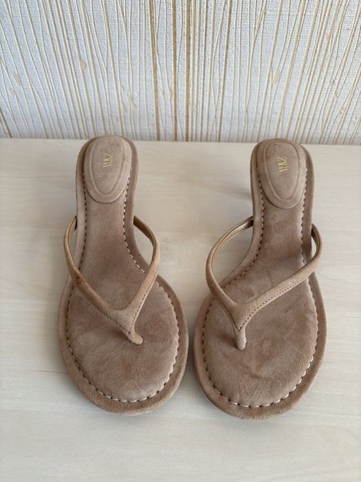 Шльопанці жіночі ZARA коричневі