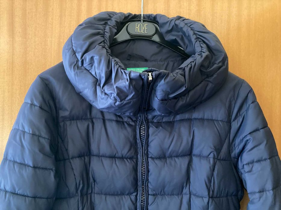 Parka Benetton azul com capuz destacável