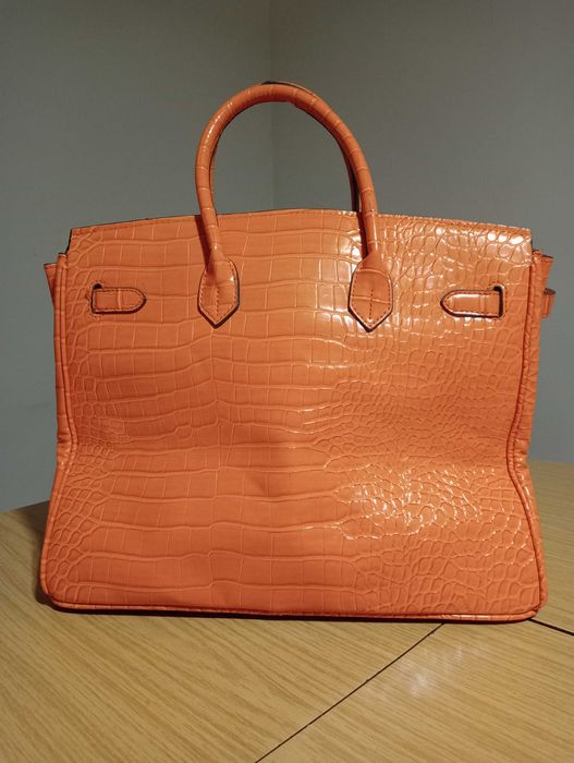 Mala de senhora laranja – como nova