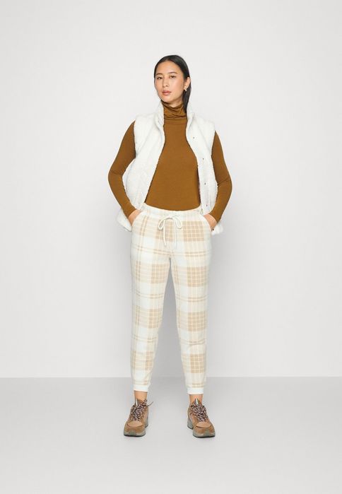 Spodnie dresowe polarowe Aerie L