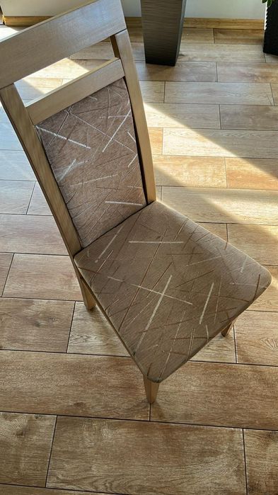 Sprzedam stół plus 6 krzeseł