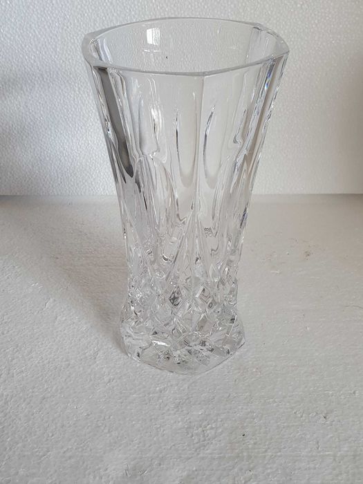 Soberba Jarra de Cristal trabalhado - 21 cm - vintage