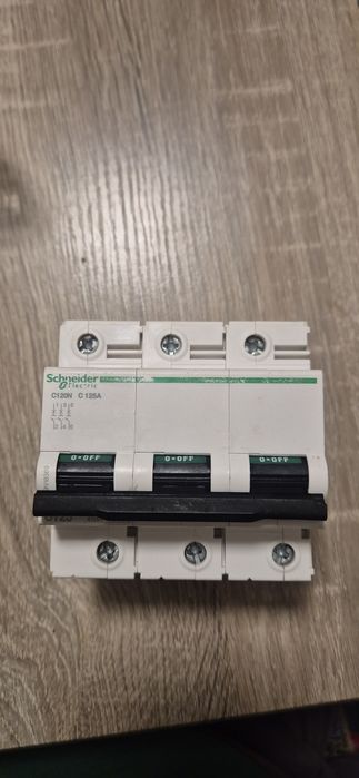 Автоматический выключатель Schneider Electric Acti9 C120N 3P, 125А, кр
