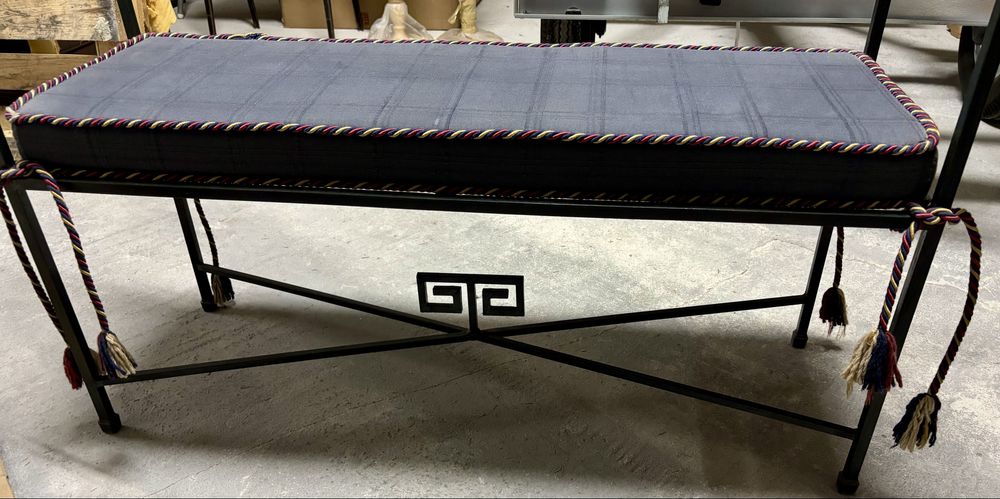 Banco em Ferro Forjado com Almofada Estofada