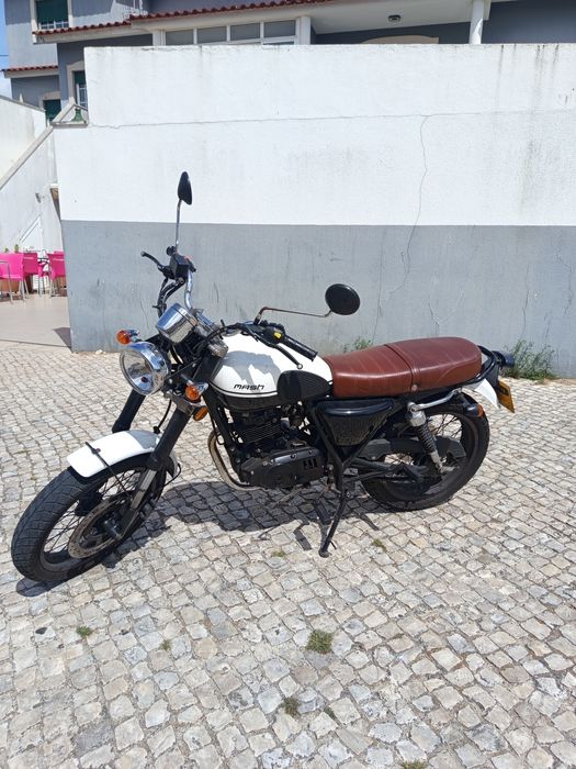 Mota 125CC - MASH SEVENTY FIVE (Café Racer)