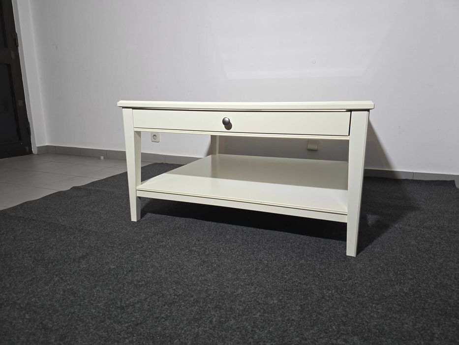 Mesa de Centro Liatrop IKEA 93x93x51 cm Branca Usada