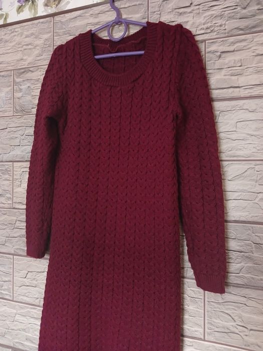 Тепла в'язана сукня максі