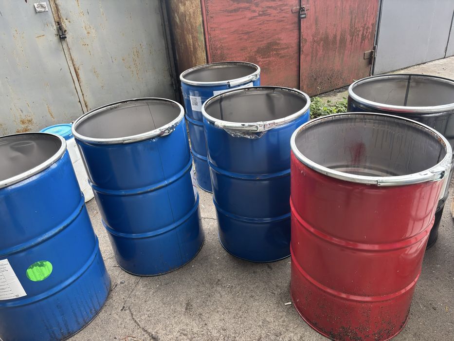 Бочки на 200л металеві під хоміт!