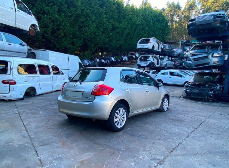 Toyota Auris 1.4 D-4D (90cv) de 2007 - Peças Usadas (7370)