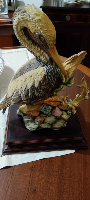 Escultura Pelicano em Porcelana - Edição limitada
