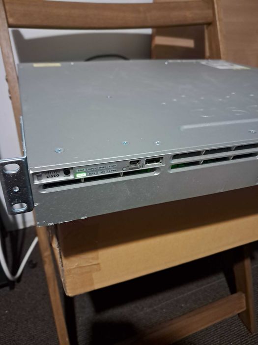 Switch Cisco c3850 używany