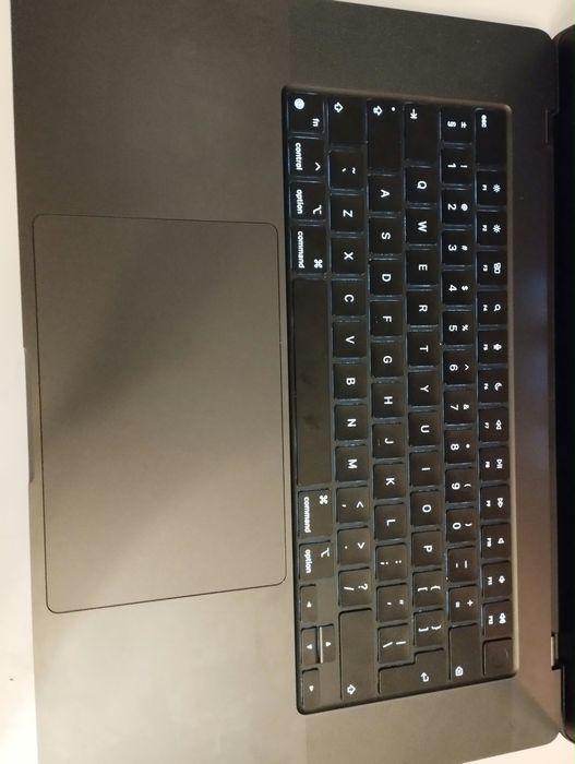 MacBook Pro m4 Pro 16 cali