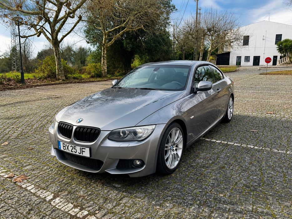 BMW 320I Coupé Pack M - livro de revisões completo na BMW