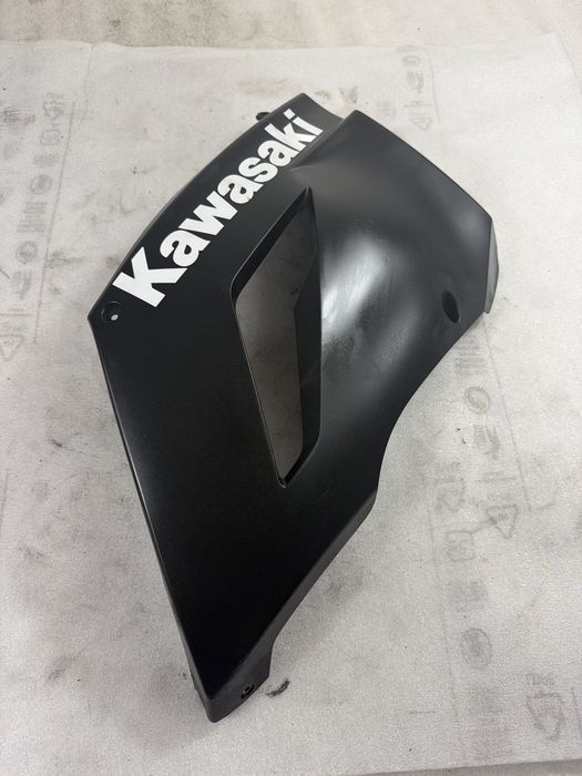 Kawasaki GTR 1400 2008+ Pług Owiewka WYPEŁNIENIE PRAWA