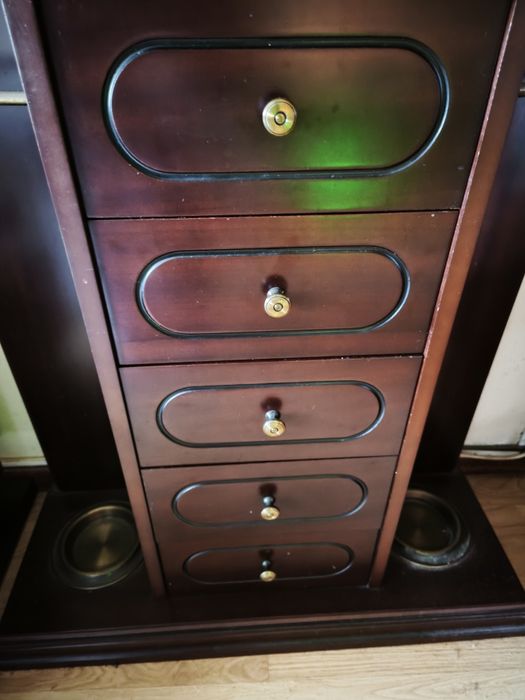 Móvel de Entrada Clássico em Madeira Maciça – Elegância