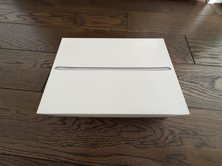 Samo pudełko do IPad 6 gen wifi + cellular