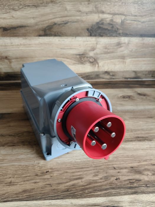 Wtyczka odbiornikowa (stała) 125A 3P+Z+N 400V IP67 545-6