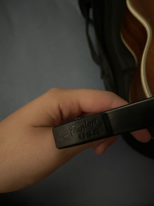 Ukelele Grape + Capo + Case