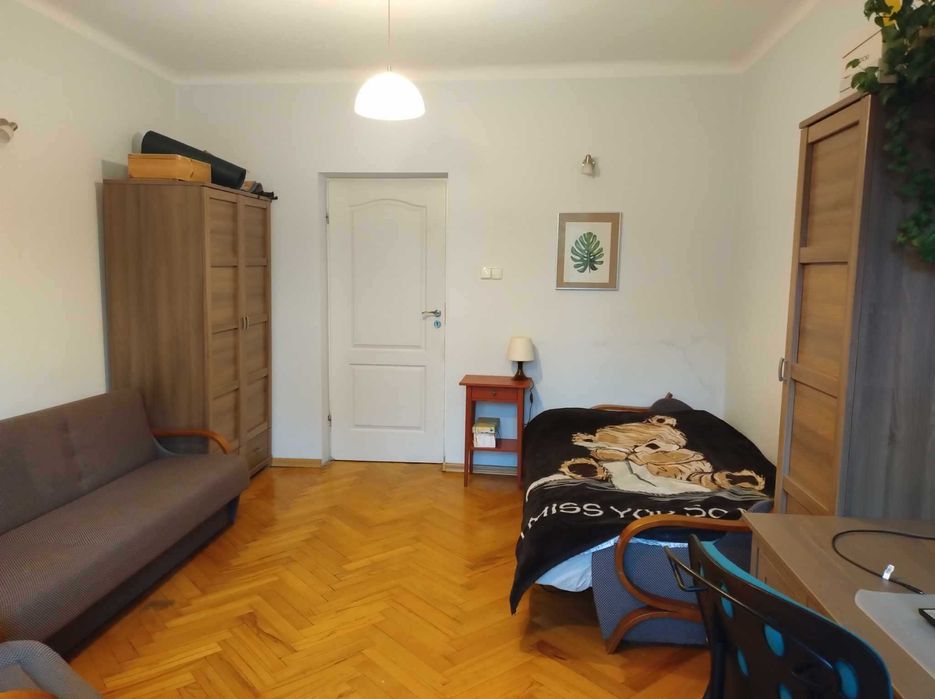 pokój do wynajęcia/dziewczyna/blisko Ronda Mogilskiego