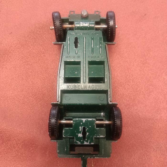 Металлическая модель немецкого автомобиля Kubelwagen