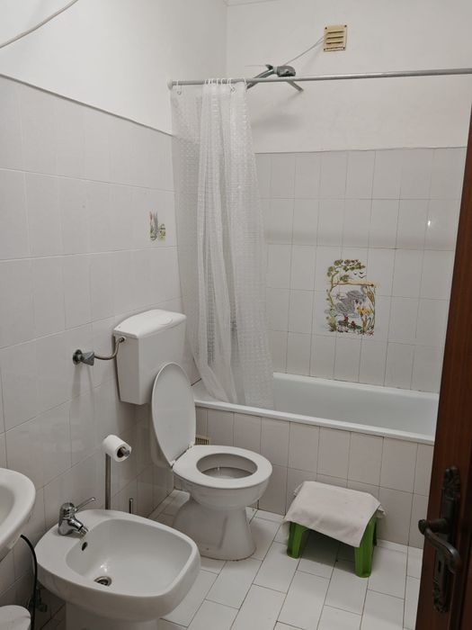 Arrendamento em sítio calmo.