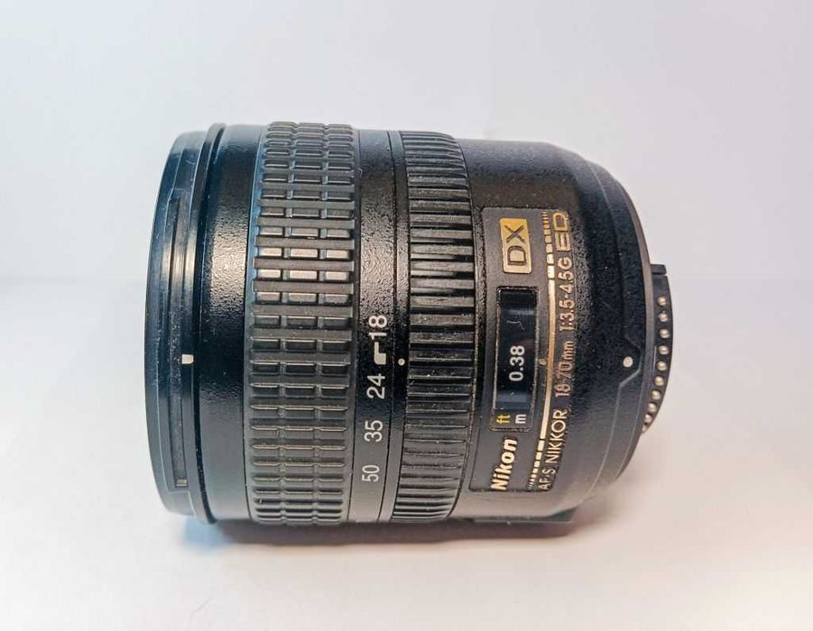 Об’єктив Nikon AF-S Nikkor 18-70mm 1:3.5-4.5G ED DX SWM