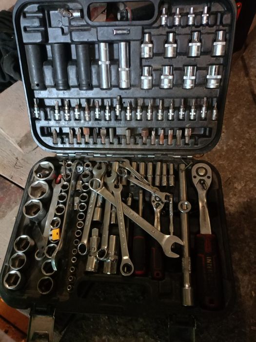 Ключі,сварка , таль ,велосипед.