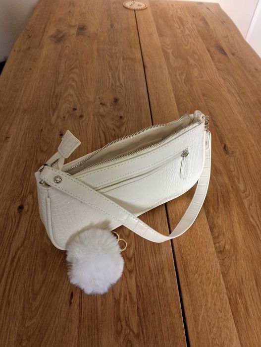 Biała elegancka torebka