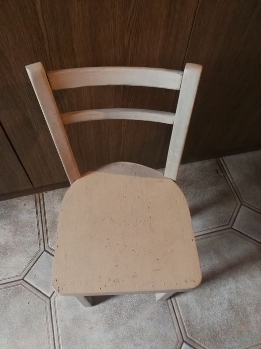 Детский деревянный стульчик времён СССР.