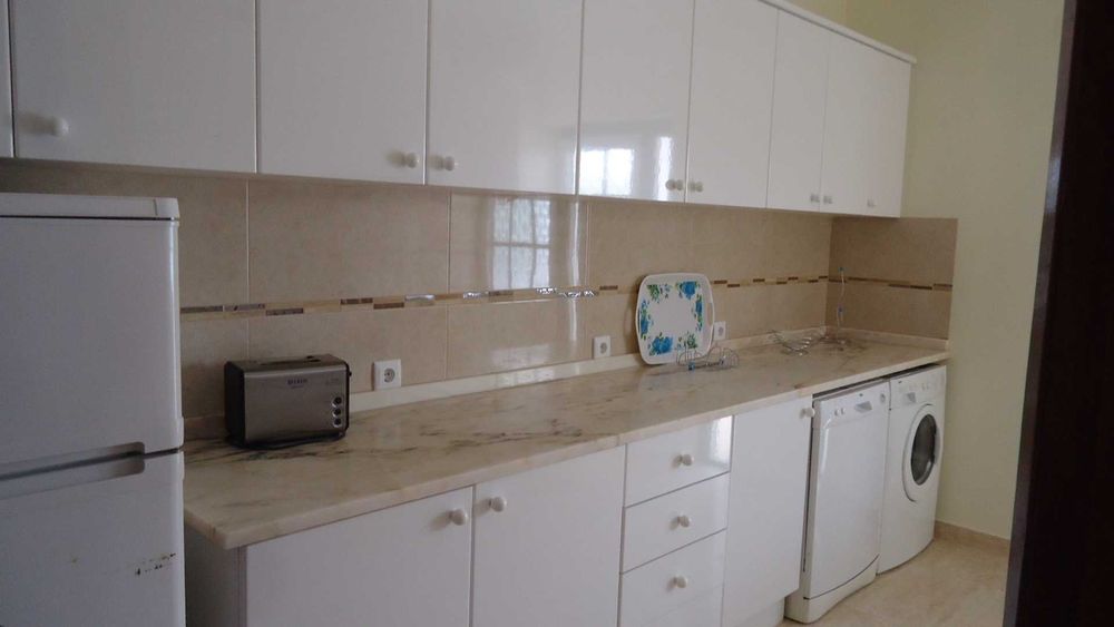 Moradia T3 ferias 400m praia Altura