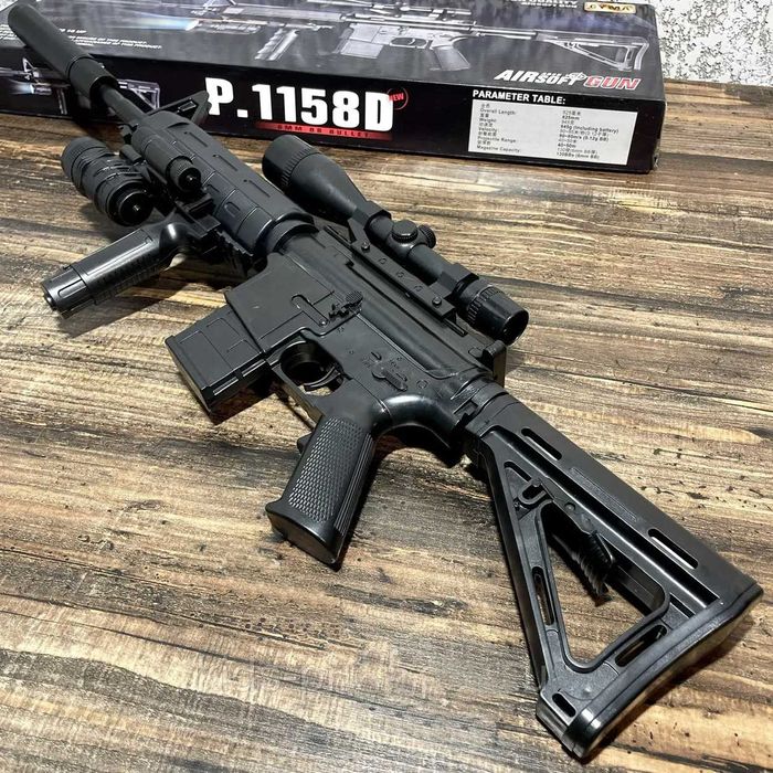 Дитячий автомат М4/M16 на кульках 6мм - 1158D CYMA - ліхтарик, лазер