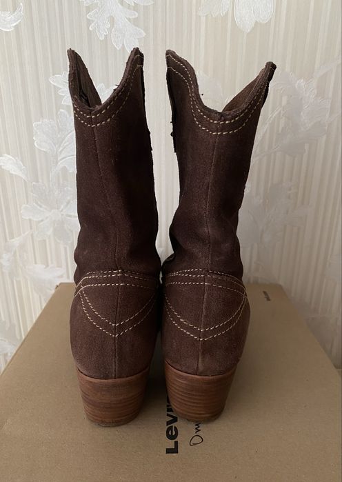 Ковбойські чоботи Levi’s, натуральна замша, 38