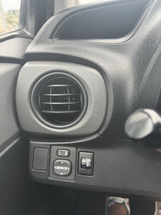 Toyota Yaris 1.0 VVT-i Confort (2012)