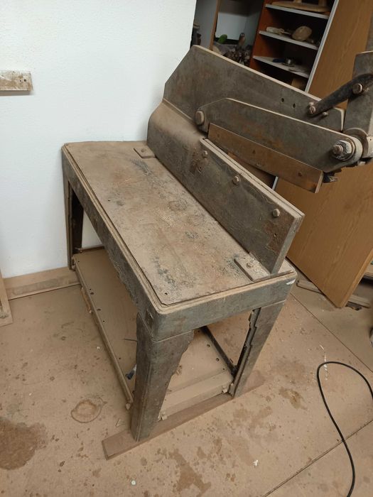 Tesoura para corte de chapa de ferro