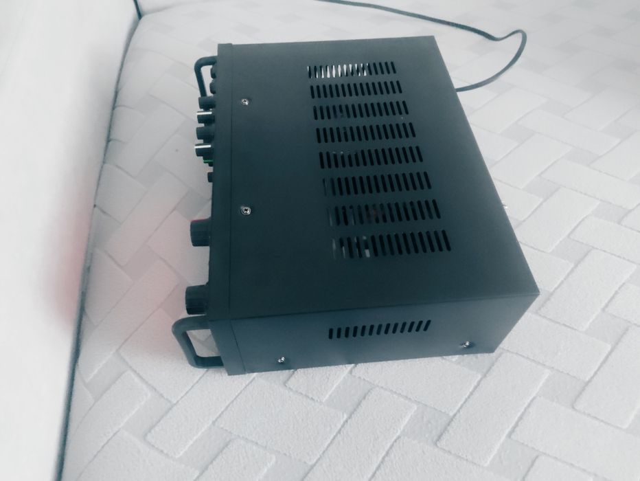 Amplifier,2 mikrofony,karaoke.EQ,Echo.Opuźnienie.2 x 100w, wzmacniacz