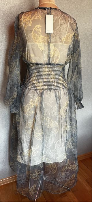 Сукня  з органзи Reserved нове