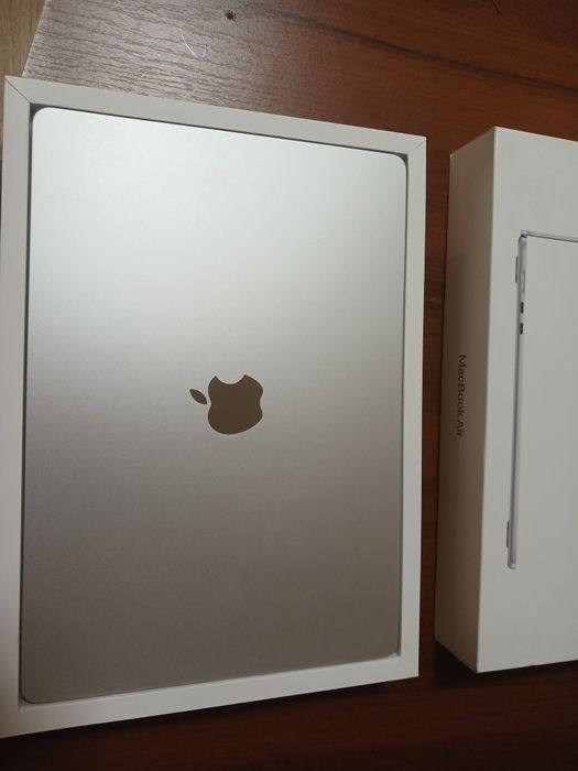 Macbook Air 2025 M4 15.3" Silver  с США новый