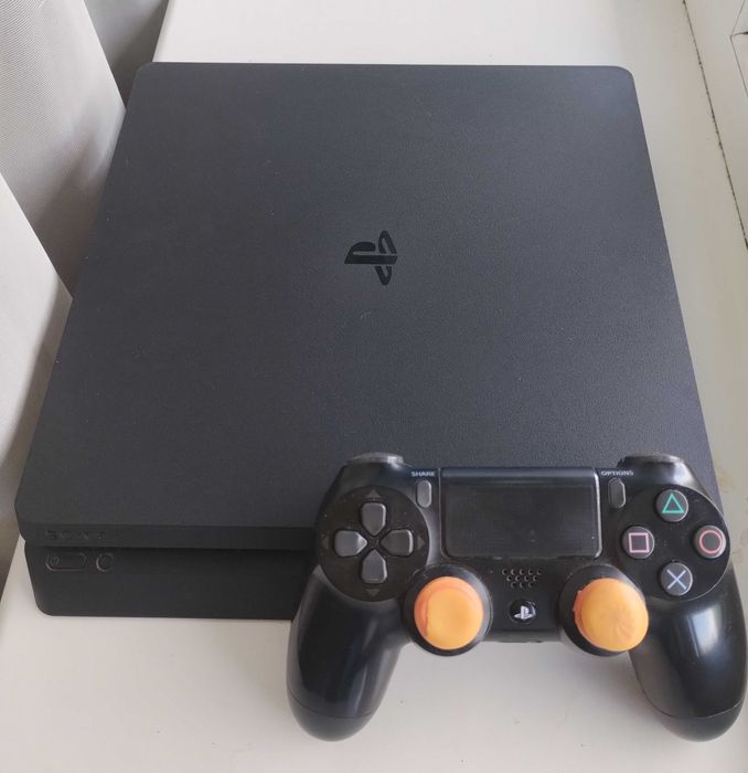 Продам Playstation 4 Slim