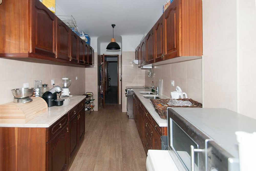 Quarto em Apartamento com 4 quartos - Carcavelos