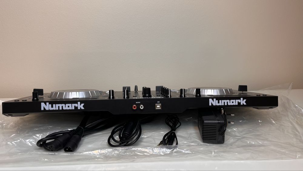 Kontroler Mikser DJ Numark Mixtrack Platinum- nowy, nieużywany